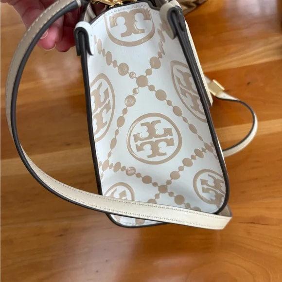 Tory Turch T Monogram Square Shoulder Bag Contrast Embossed purse medium NWOT - Picture 4 of 11